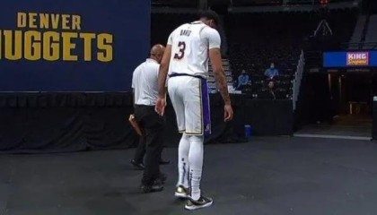 开云体育网址-卫冕拉响警报！安东尼·戴维斯的跟腱 湖人的命根