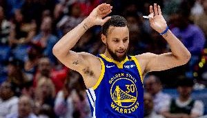 开云体育网址-稳！库里上半场6中3得11分2板3助1断 正负值+23全场最高