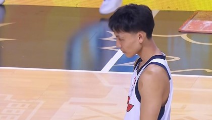 开云体育在线-无缘国家队12人大名单？徐杰伤情曝光，男篮后卫线惨遭重大打击！