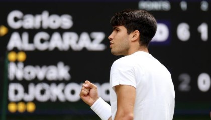 背靠背温网决赛战胜德约 阿尔卡拉斯向巨头看齐