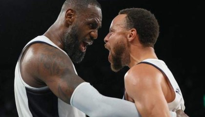 开云体育平台-1229胜封神！詹姆斯把赢球纪录刻上自己名字