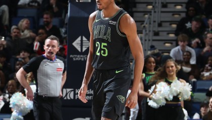 开云体育网址-太稳了！墨菲12中8&amp;5记三分拿下28分7板3助3断 首节独得14分