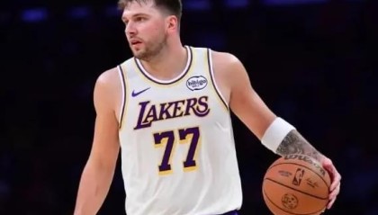 开云体育平台-湖人绝杀进前三，东契奇小里满分，詹姆斯功过相抵两角色球员闪光