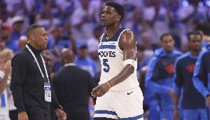 Spears：我们总拿华子和乔丹比较 我要看到前者有乔丹的态度